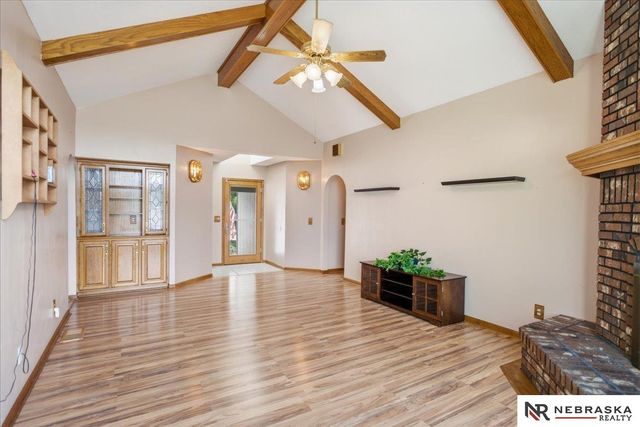 8404 Kauai Drive, Papillion, NE 68046