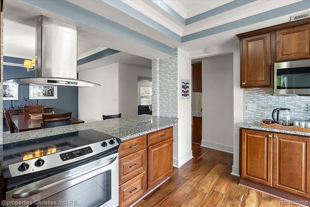22482 Beach Street, Saint Clair Shores, MI 48081