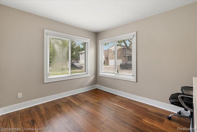 22482 Beach Street, Saint Clair Shores, MI 48081