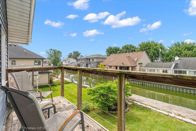 22482 Beach Street, Saint Clair Shores, MI 48081