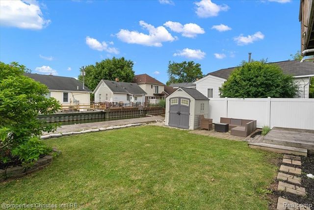22482 Beach Street, Saint Clair Shores, MI 48081