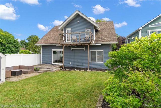 22482 Beach Street, Saint Clair Shores, MI 48081
