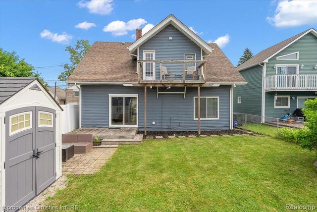 22482 Beach Street, Saint Clair Shores, MI 48081