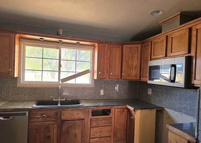 17908 Strawberry Lane, Anderson, CA 96007
