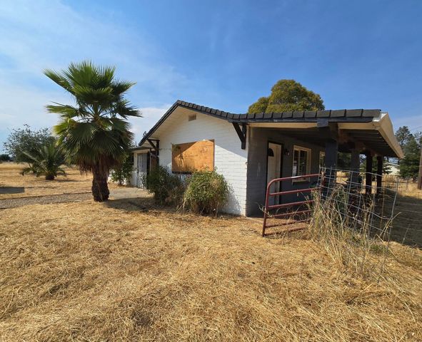 17908 Strawberry Lane, Anderson, CA 96007