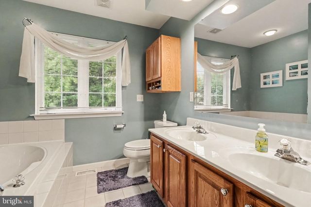211 EDENDERRY WAY, Enola, PA 17025