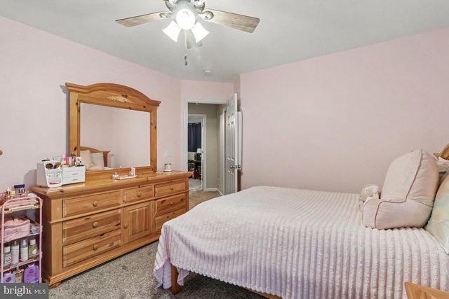 211 EDENDERRY WAY, Enola, PA 17025