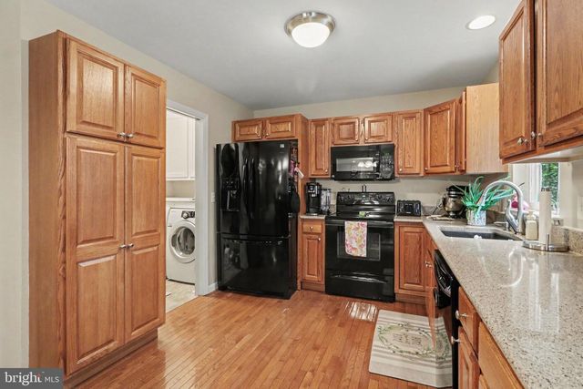 211 EDENDERRY WAY, Enola, PA 17025