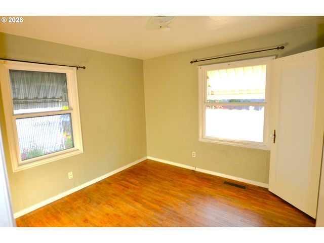 518 Nw 9TH St, Pendleton, OR 97801