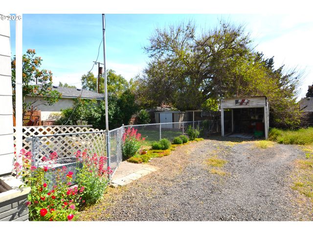 518 Nw 9TH St, Pendleton, OR 97801