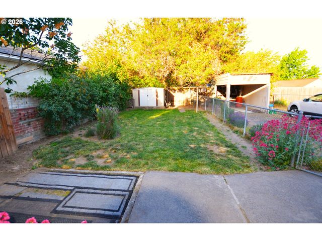 518 Nw 9TH St, Pendleton, OR 97801
