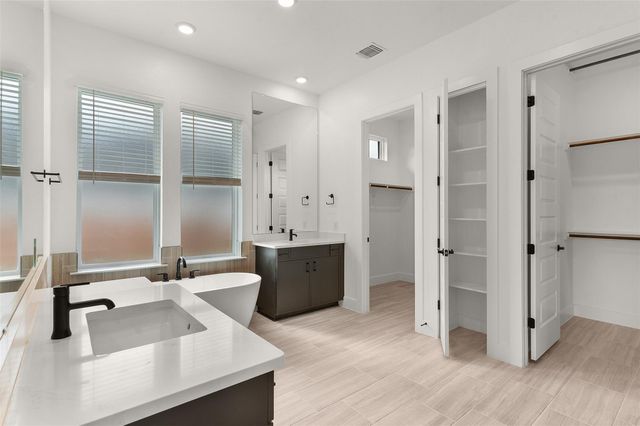 2105 Tobiano TRCE, Georgetown, TX 78633