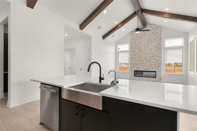 2105 Tobiano TRCE, Georgetown, TX 78633