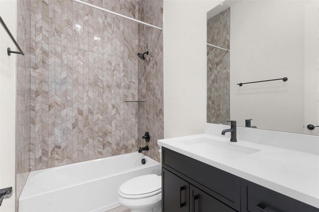 2105 Tobiano TRCE, Georgetown, TX 78633