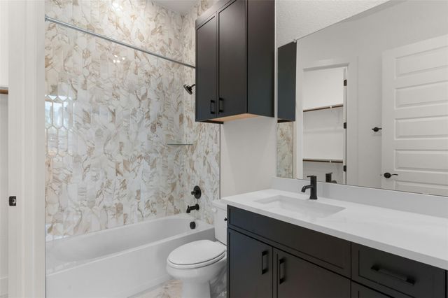 2105 Tobiano TRCE, Georgetown, TX 78633