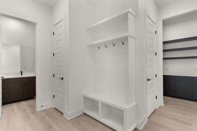 2105 Tobiano TRCE, Georgetown, TX 78633