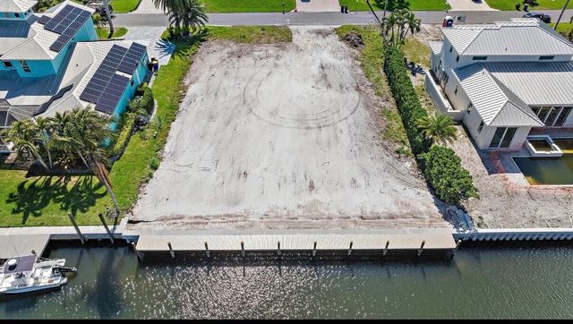 8531 SE Driftwood Street, Hobe Sound, FL 33455