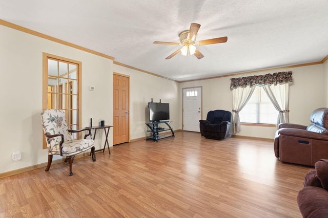 1211 N Mill Street, London, KY 40741