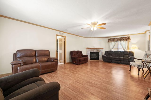 1211 N Mill Street, London, KY 40741