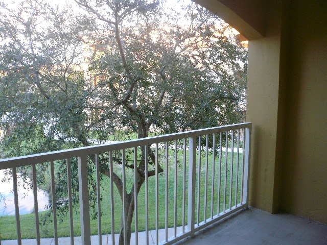 5050 Fairways Circle E202, Vero Beach, FL 32967