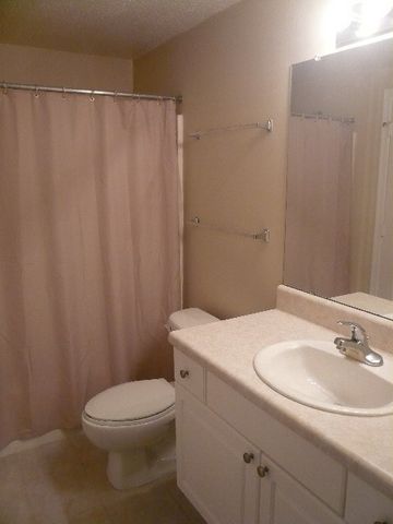 5050 Fairways Circle E202, Vero Beach, FL 32967