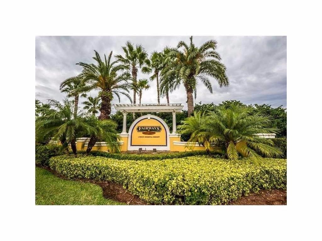 5050 Fairways Circle E202, Vero Beach, FL 32967