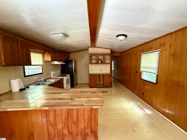 65 Randall Drive, Taylors, SC 29687