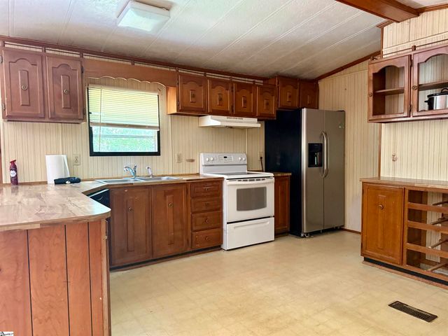 65 Randall Drive, Taylors, SC 29687
