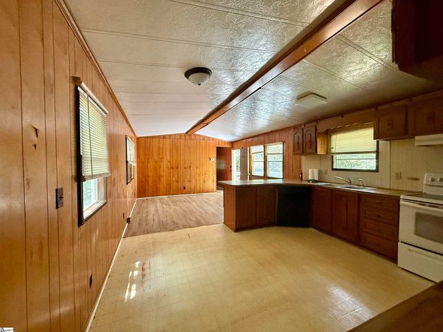 65 Randall Drive, Taylors, SC 29687