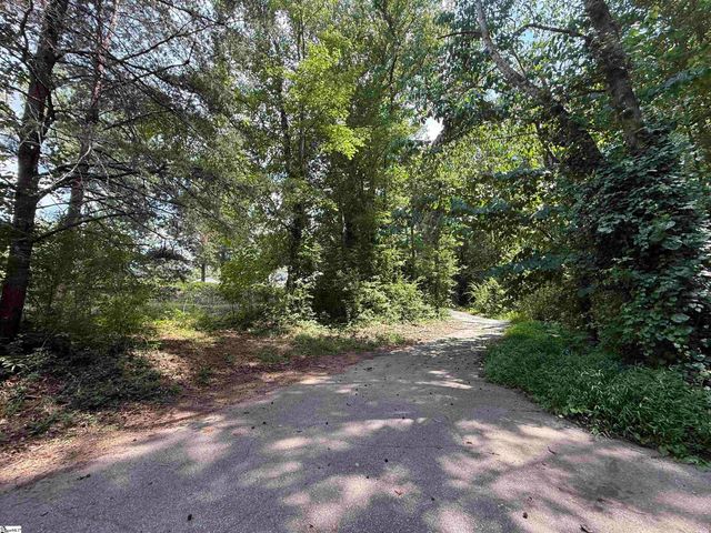 65 Randall Drive, Taylors, SC 29687