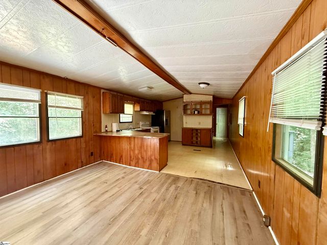 65 Randall Drive, Taylors, SC 29687