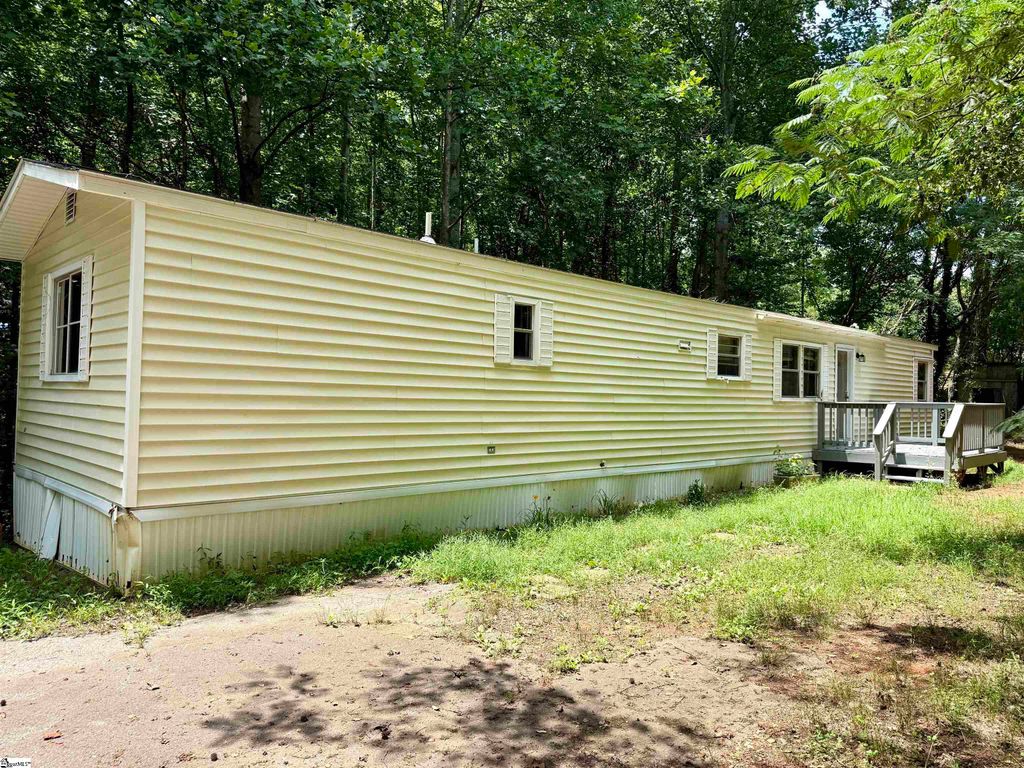 65 Randall Drive, Taylors, SC 29687