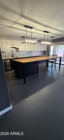 10636 E BAYWOOD Avenue, Mesa, AZ 85208