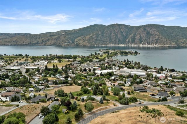 756 Totem Pole Road, Manson, WA 98831