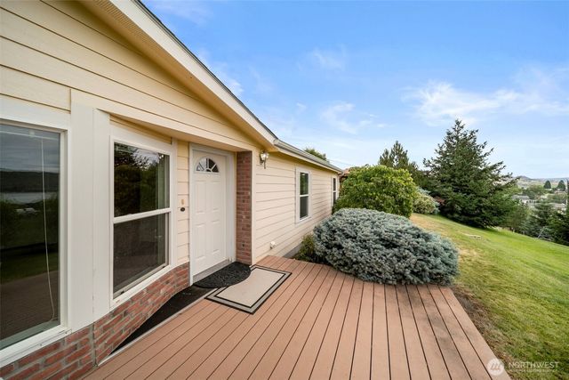 756 Totem Pole Road, Manson, WA 98831