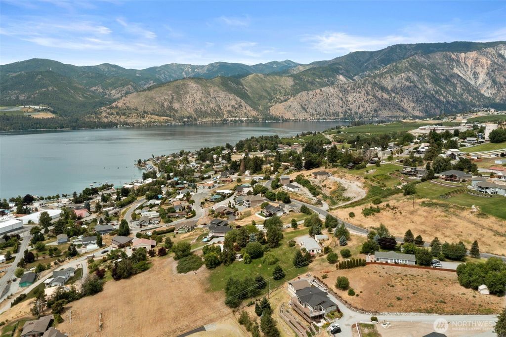 756 Totem Pole Road, Manson, WA 98831