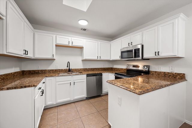 1627 Wintercrest Road, Grand Prairie, TX 75052