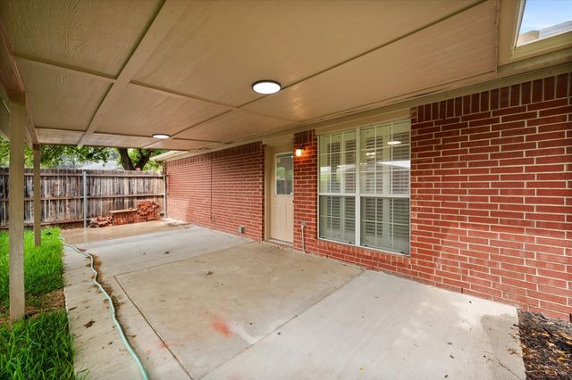 1627 Wintercrest Road, Grand Prairie, TX 75052