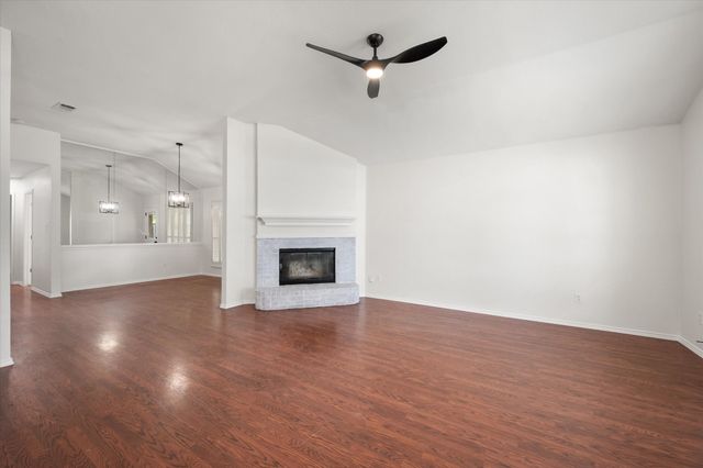 1627 Wintercrest Road, Grand Prairie, TX 75052