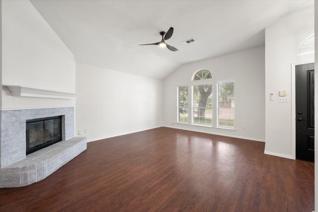 1627 Wintercrest Road, Grand Prairie, TX 75052