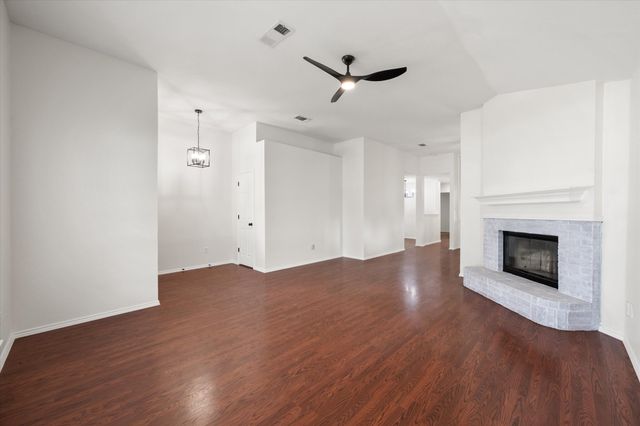 1627 Wintercrest Road, Grand Prairie, TX 75052
