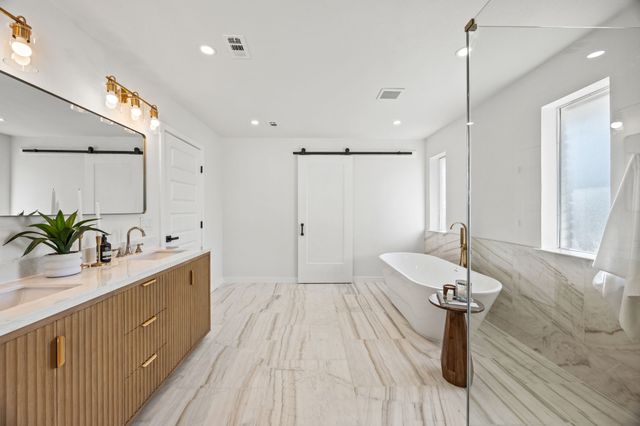 2 Sandra Drive, Heath, TX 75032