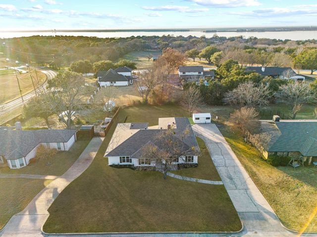 2 Sandra Drive, Heath, TX 75032