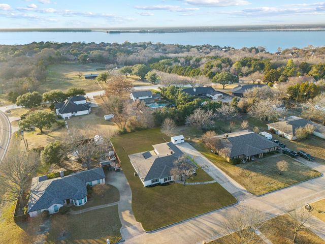 2 Sandra Drive, Heath, TX 75032