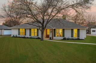 2 Sandra Drive, Heath, TX 75032