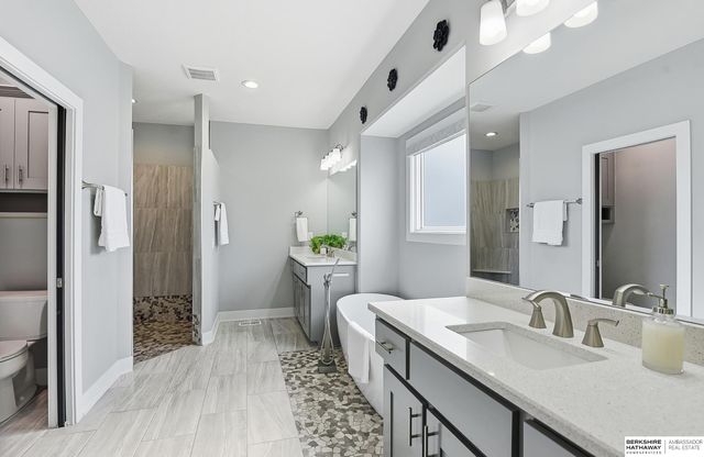 7810 N 167th Street, Bennington, NE 68007