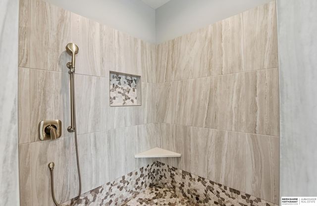 7810 N 167th Street, Bennington, NE 68007