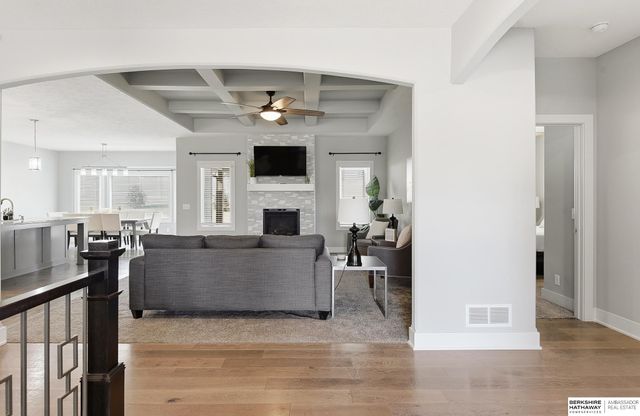 7810 N 167th Street, Bennington, NE 68007