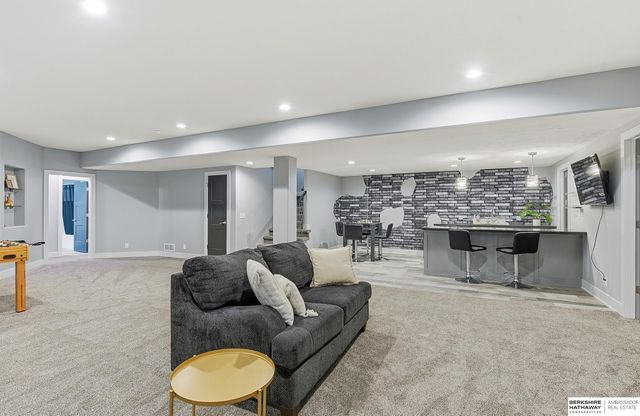 7810 N 167th Street, Bennington, NE 68007