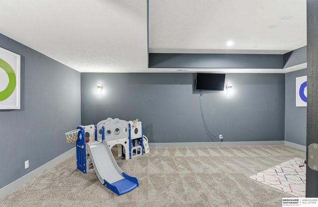 7810 N 167th Street, Bennington, NE 68007